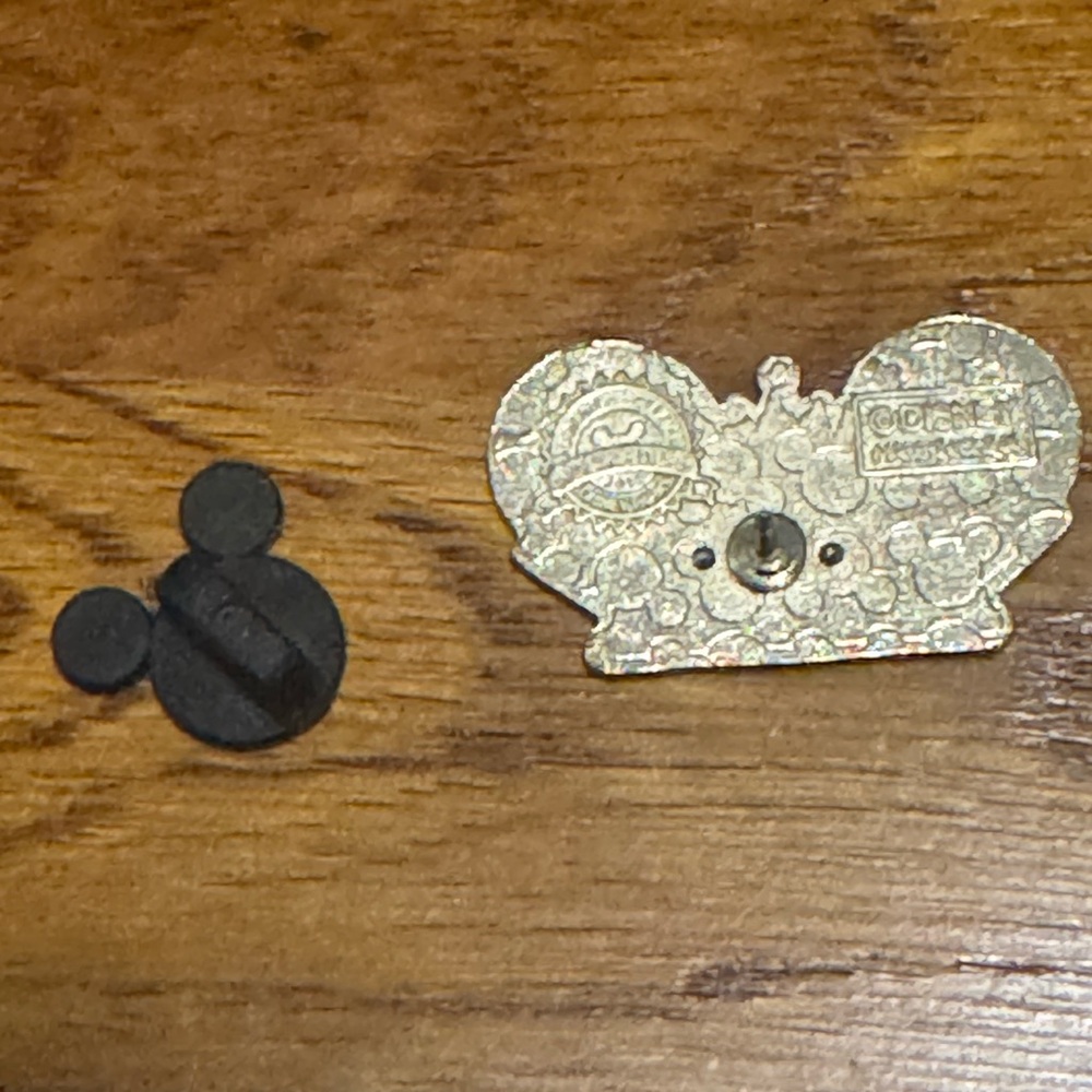 5/$25 Snow White Evil Queen Mickey Ears Pin - Picture 2 of 2